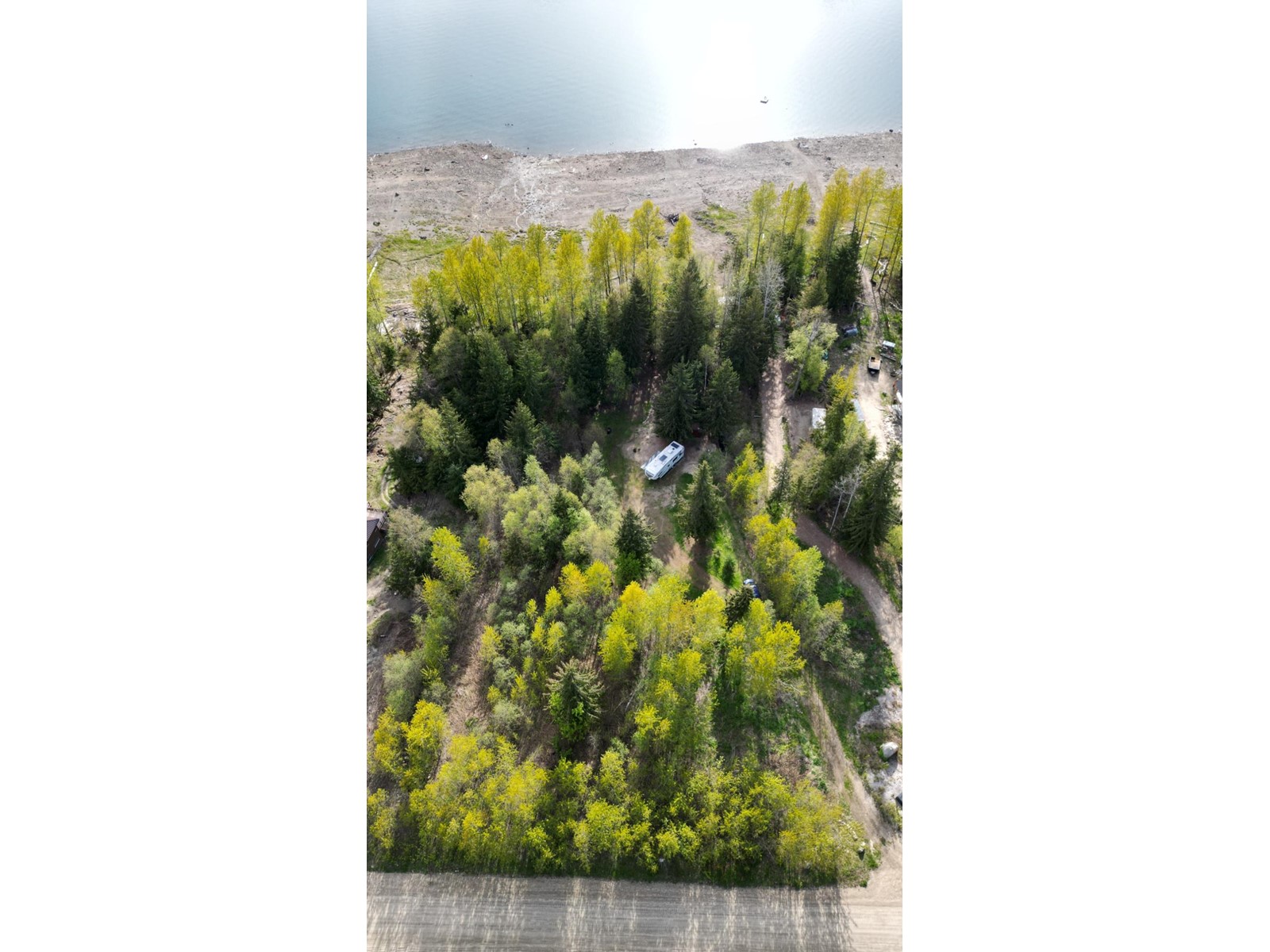 447 GALENA SHORES DRIVE, Galena Bay, British Columbia V0G1R0 For Sale