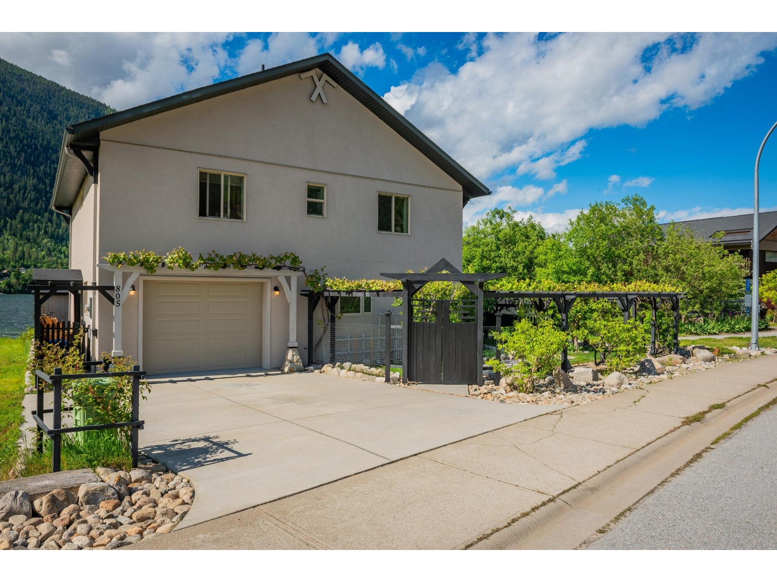 805 SPROAT DRIVE, Nelson, British Columbia V1L7B6 HouseSigma