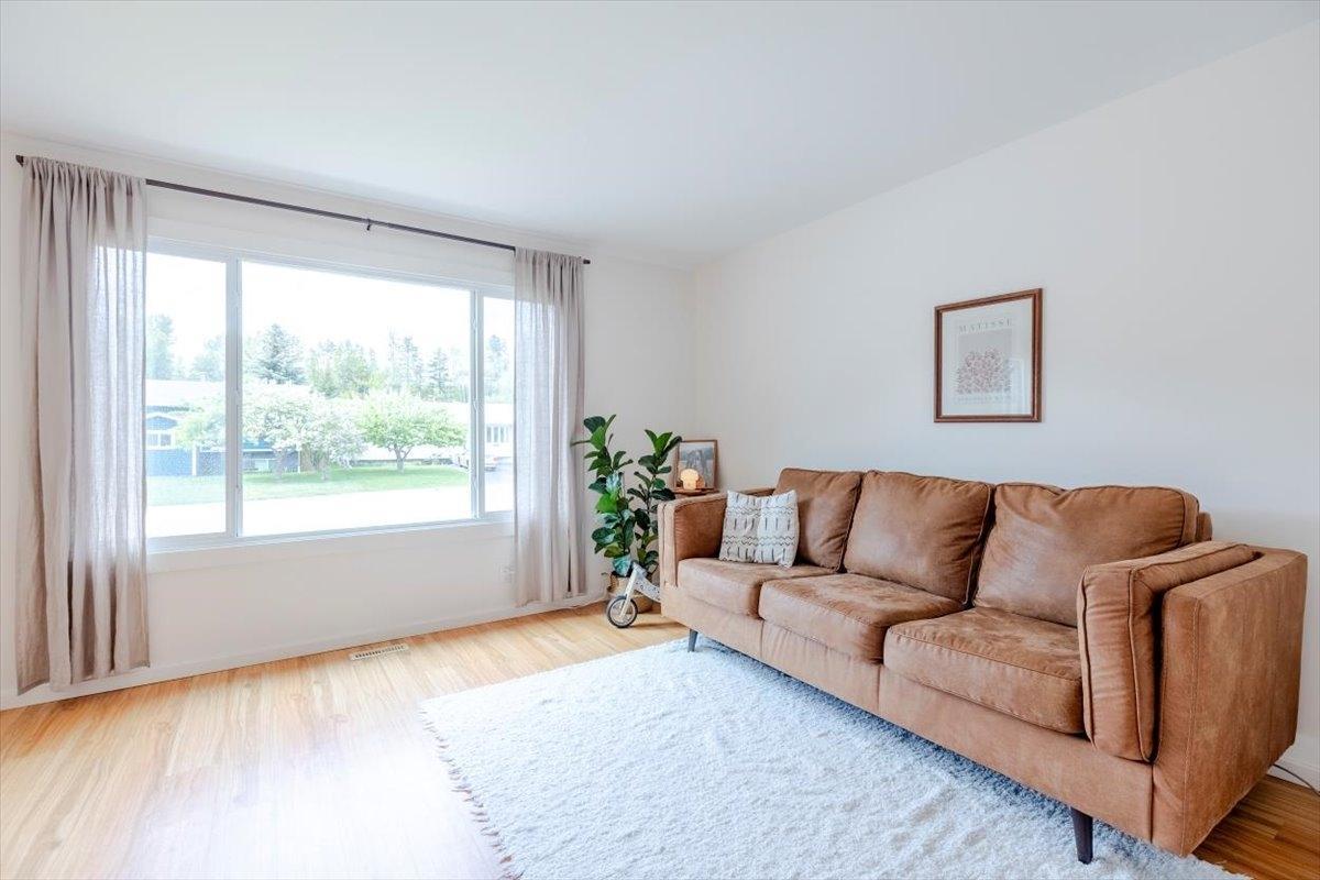 326 PACIFIC YEW CRESCENT, Sparwood, British Columbia V0B2G0 For Sale