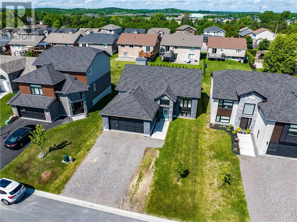 21 Kittling Ridge Court, Greater Sudbury, Ontario P3E0H6 For Sale