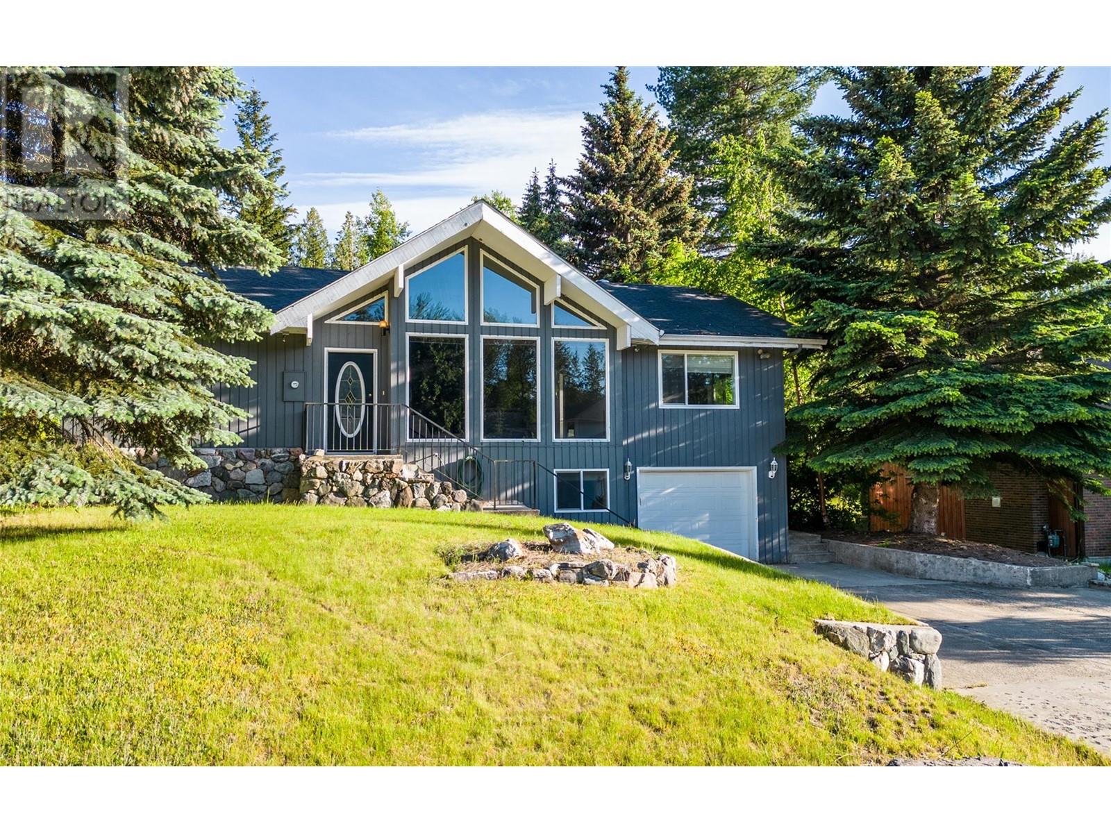 1569 Mountain View Drive, Revelstoke, British Columbia V0E2S1 For Sale