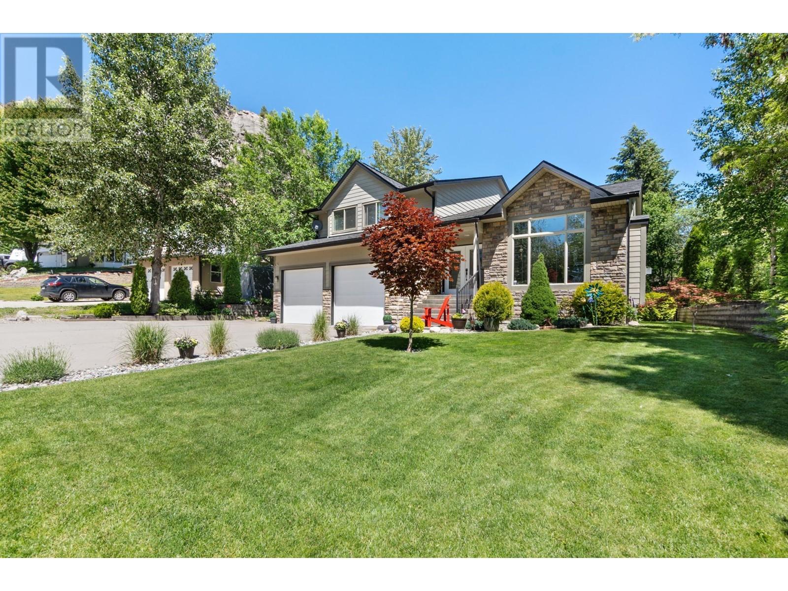 1371 37TH STREET, Castlegar, British Columbia V1N3N2 For Sale HouseSigma