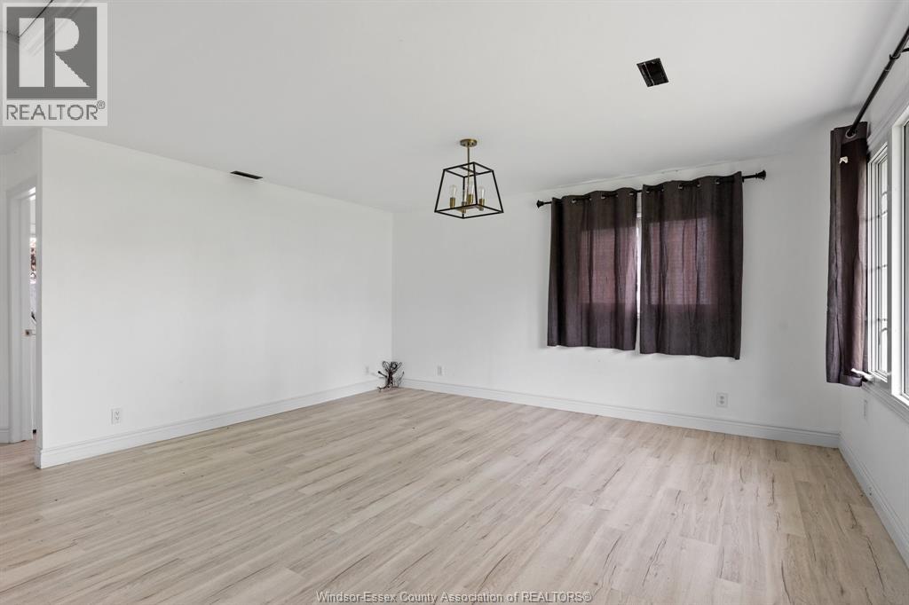 51 BALACLAVA, Amherstburg 3