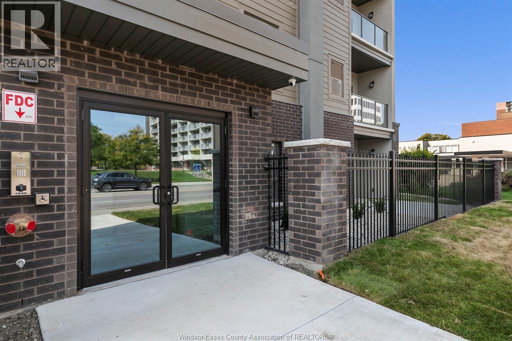 Unit 407 - 955 OUELLETTE AVENUE, Windsor 3