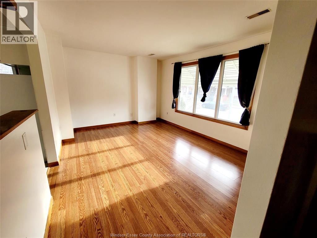 Unit UPPER - 2240 HOWARD AVENUE, Windsor 2