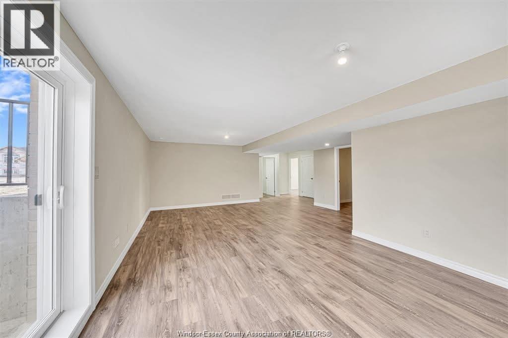 Unit LOWER - 397 HEMLOCK LANE, Lakeshore 3