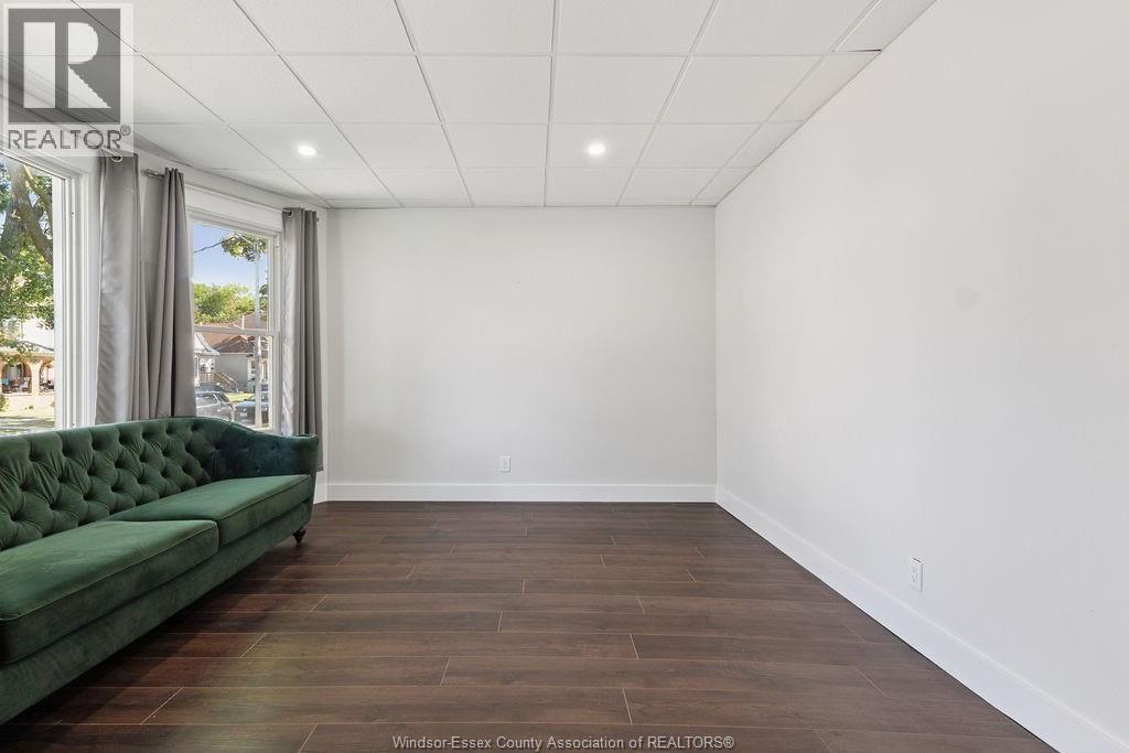 Unit MAIN FLOOR - 855 LINCOLN, Windsor 3