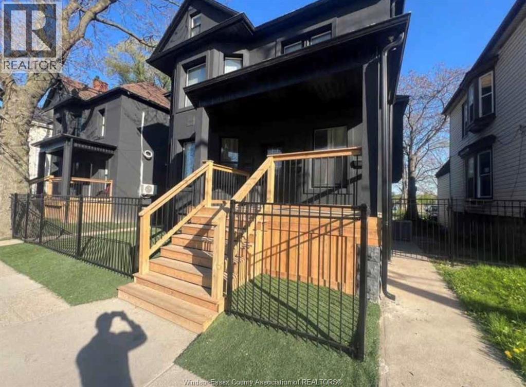 Unit LOWER - 429 WYANDOTTE, Windsor 1