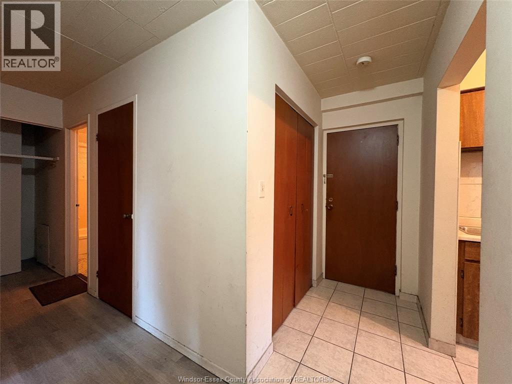 Unit 302 - 3044 SANDWICH, Windsor 5