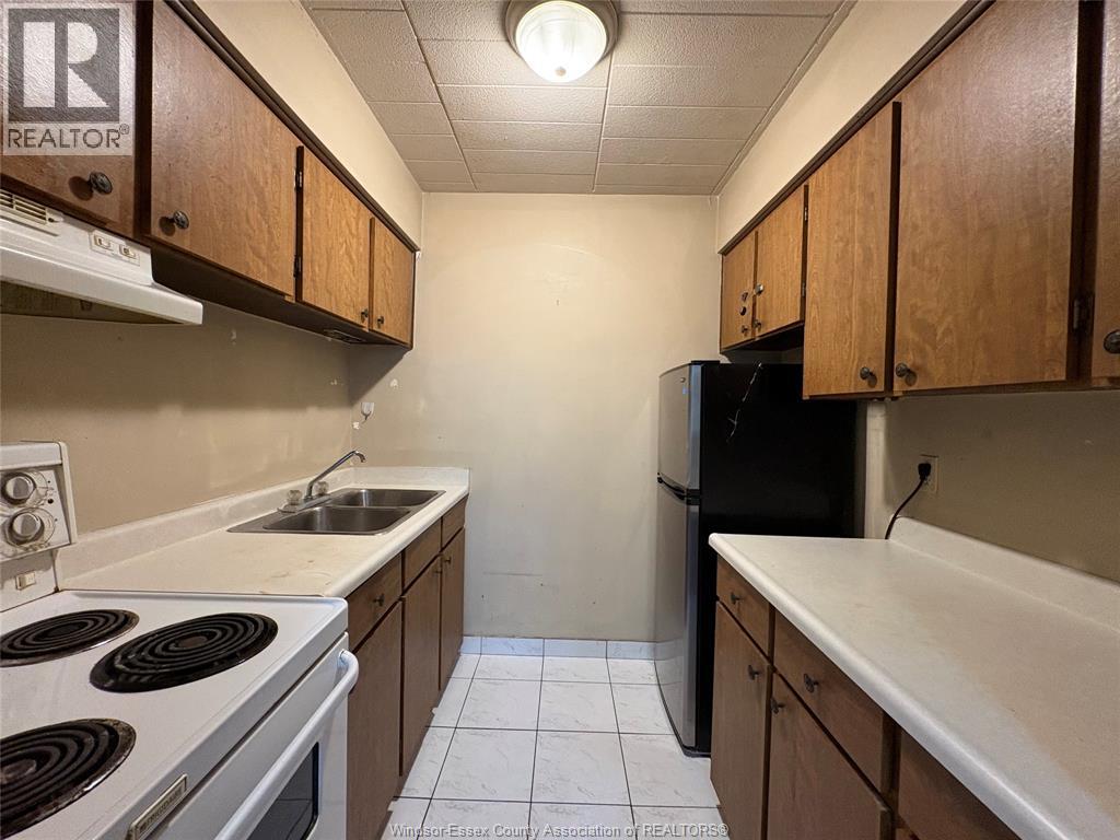 Unit 203 - 3044 SANDWICH, Windsor 5