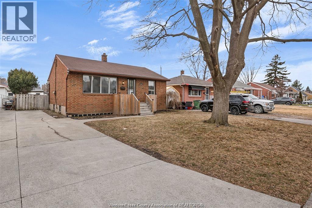 Unit 2 - 1217 HARRISON, Windsor 3