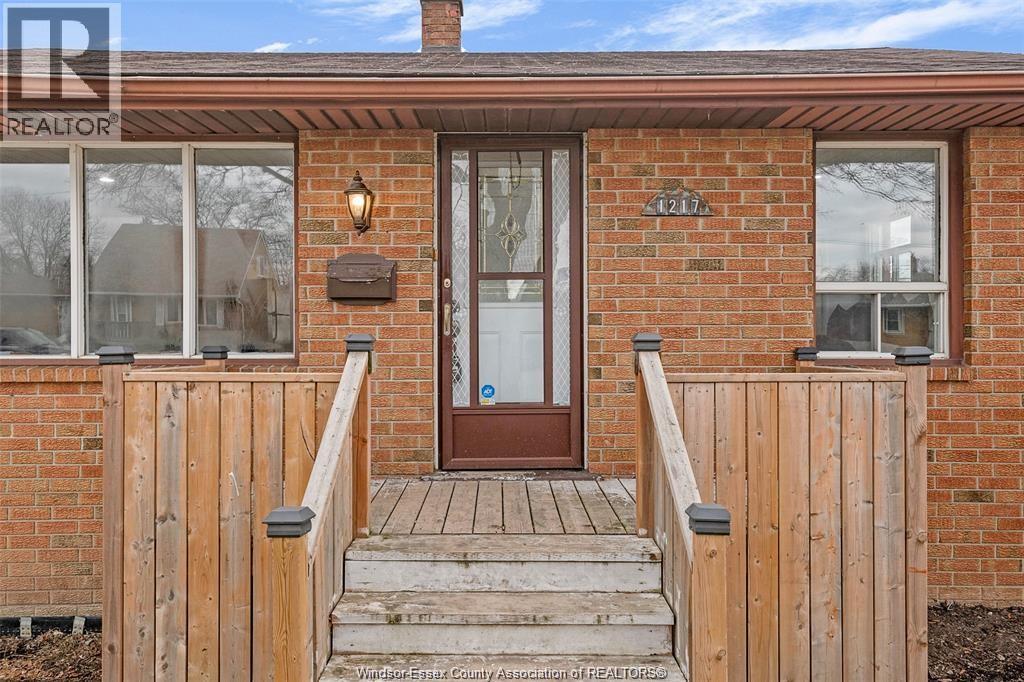 Unit 1 - 1217 HARRISON, Windsor 4