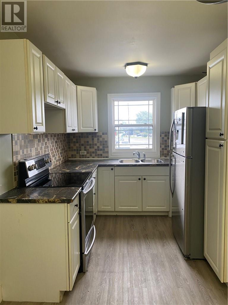 Unit Main Floor - 3045 Falconbridge Highway, Garson 5