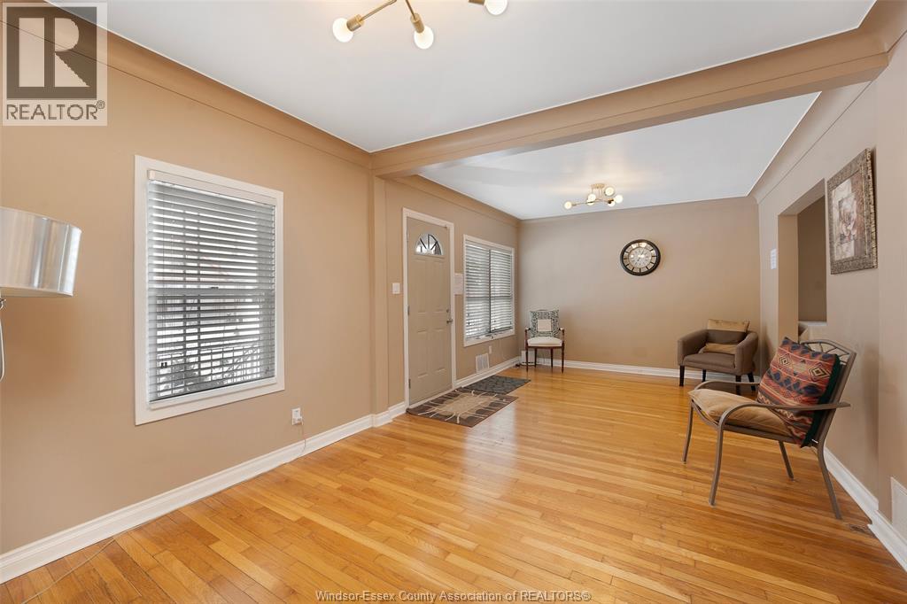 Unit MAIN - 907 GLADSTONE AVENUE, Windsor 4
