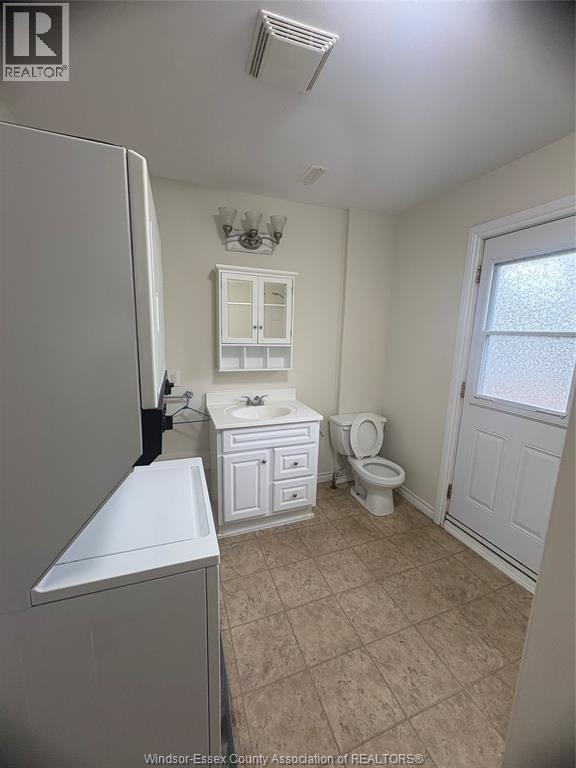 Unit 2 - 853 PILLETTE, Windsor 3