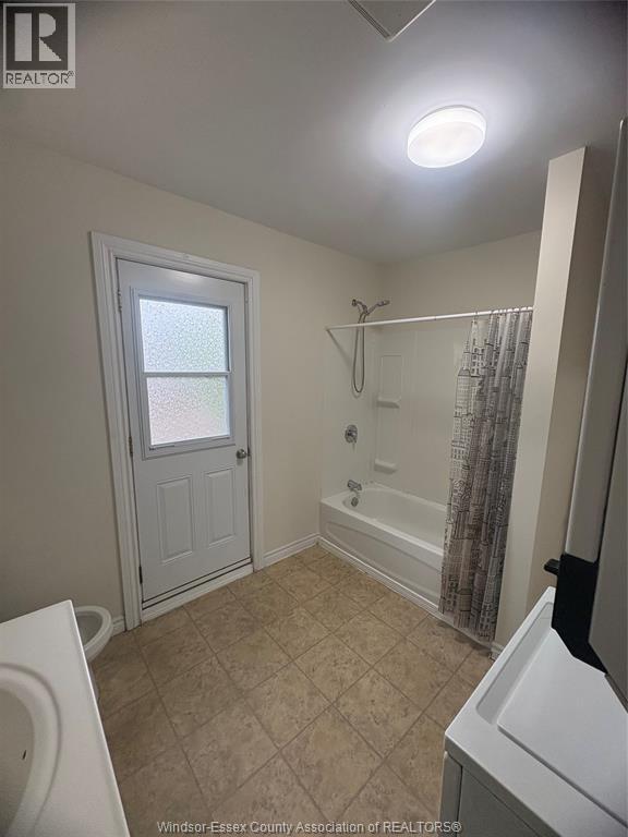 Unit 2 - 853 PILLETTE, Windsor 4