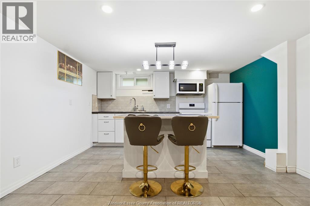 Unit LOWER - 1784 PARTINGTON, Windsor 2