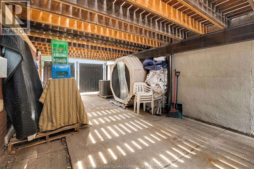 Unit UPPER - 1451 OUELLETTE AVENUE, Windsor 2