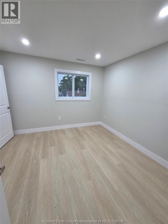 411 CLINTON STREET, Windsor 5