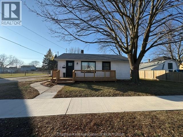 119 Lorne AVENUE, Wallaceburg 1