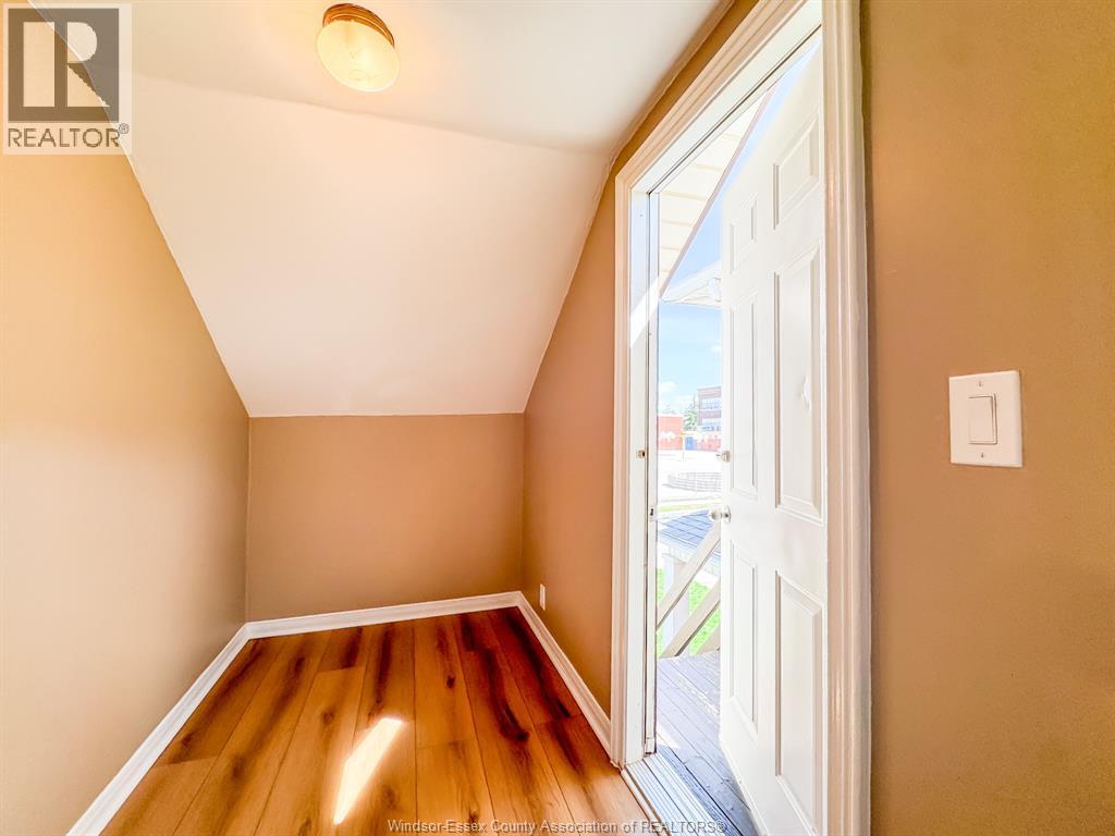 Unit UPPER - 1351 MARENTETTE AVENUE, Windsor 5