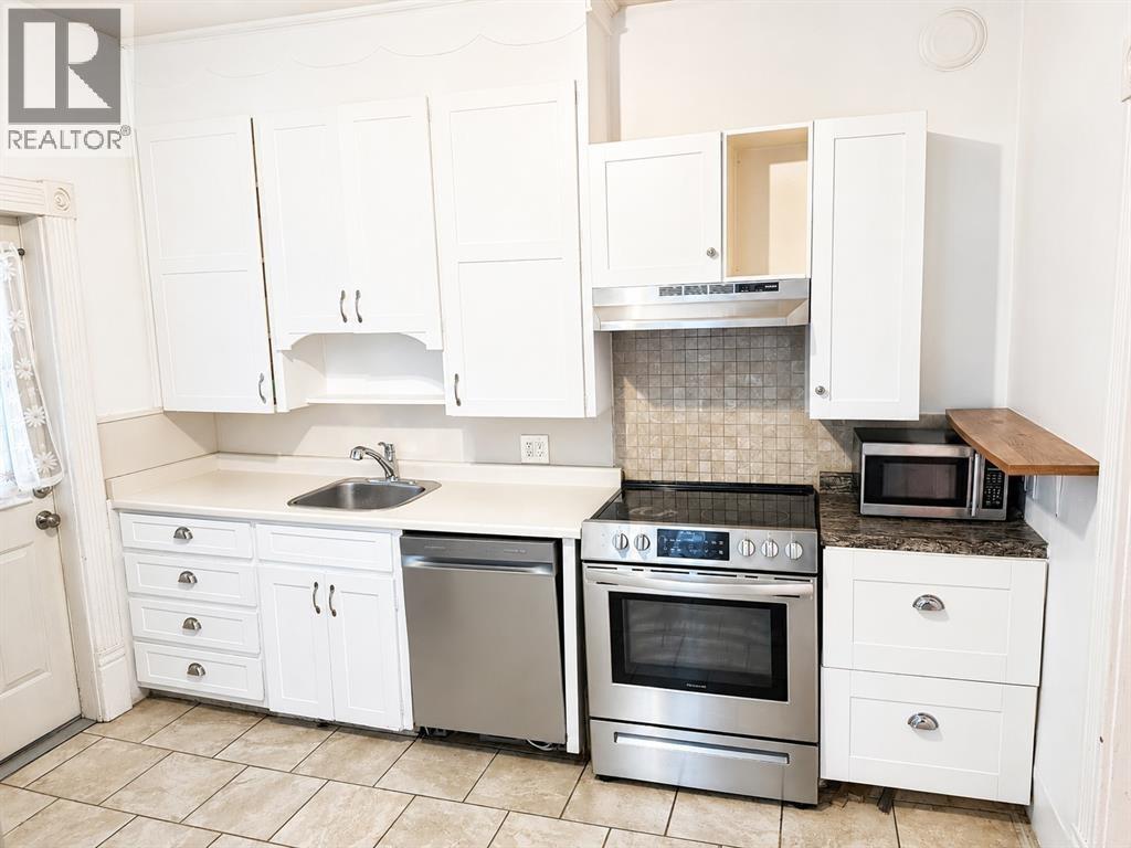 366 Cromwell STREET, Sarnia 3