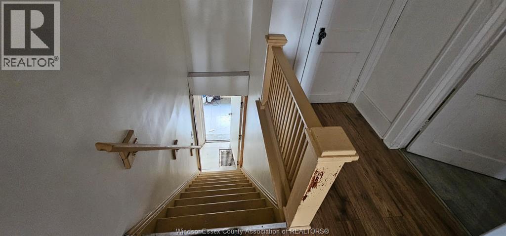 Unit UPPER UNIT - 1839 ST . LUKE, Windsor 5