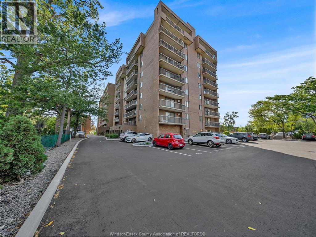 Unit 206 - 3936 WYANDOTTE STREET East, Windsor 5
