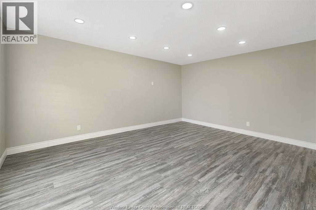 Unit LOWER - 10820 MULBERRY DRIVE, Windsor 4