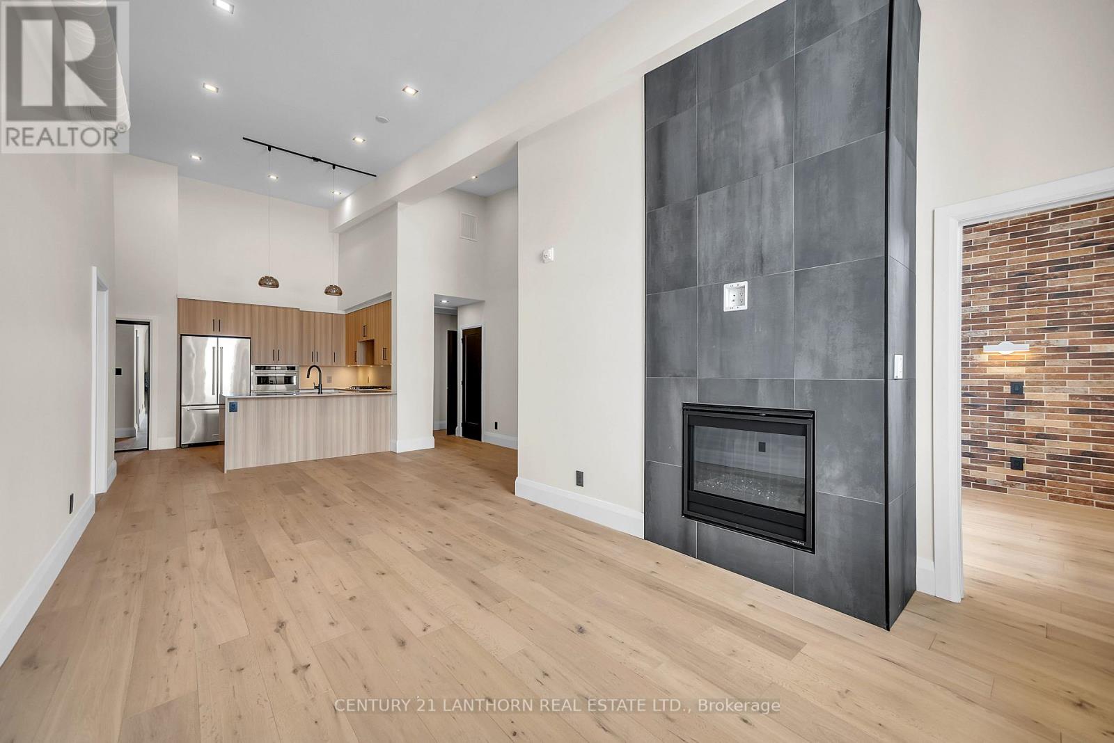 Unit Unit 1 - UNIT # 1 - 38 FRONT STREET, Quinte West (Trenton Ward) 2