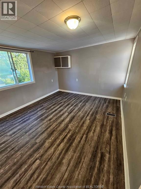 Unit 2 - 4275 WYANDOTTE East, Windsor 4