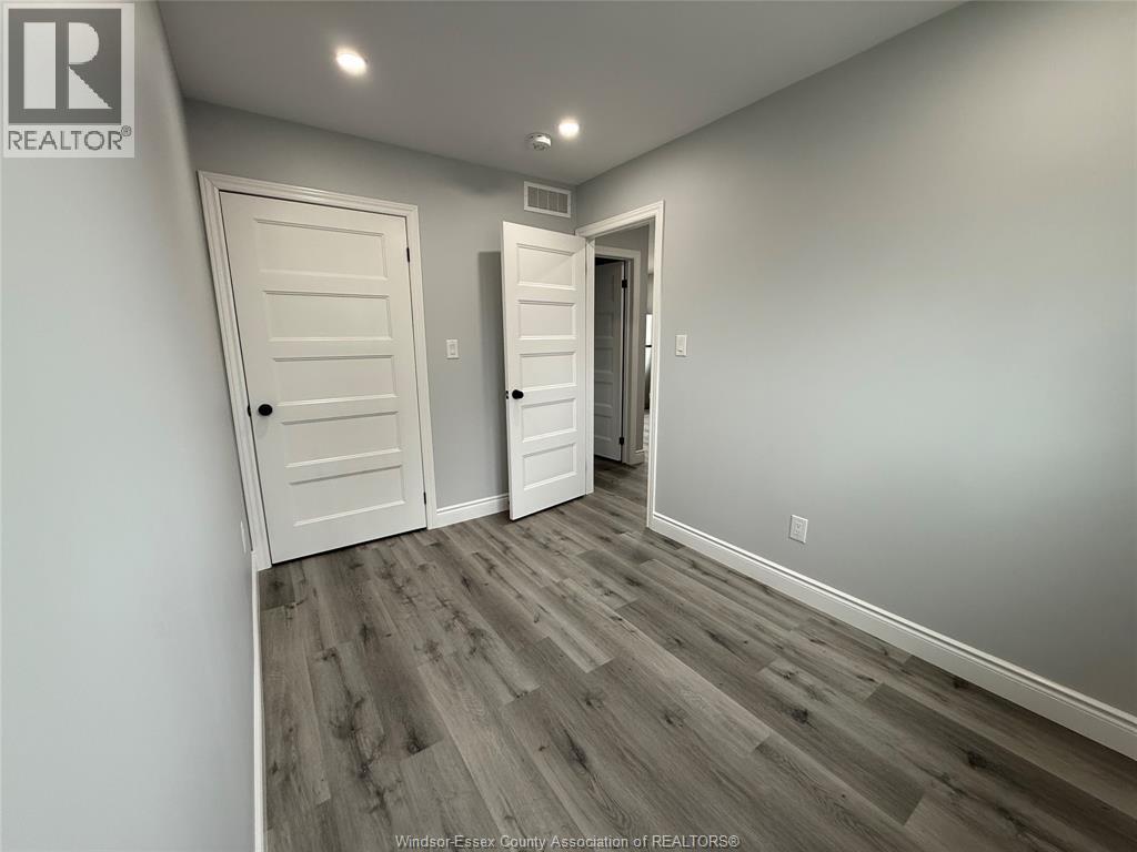 Unit 2 - 1904 BUCKINGHAM DRIVE, Windsor 5