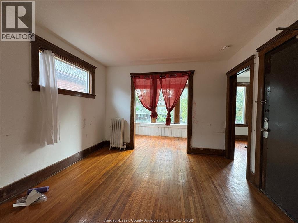 216 CAMERON AVENUE, Windsor 5