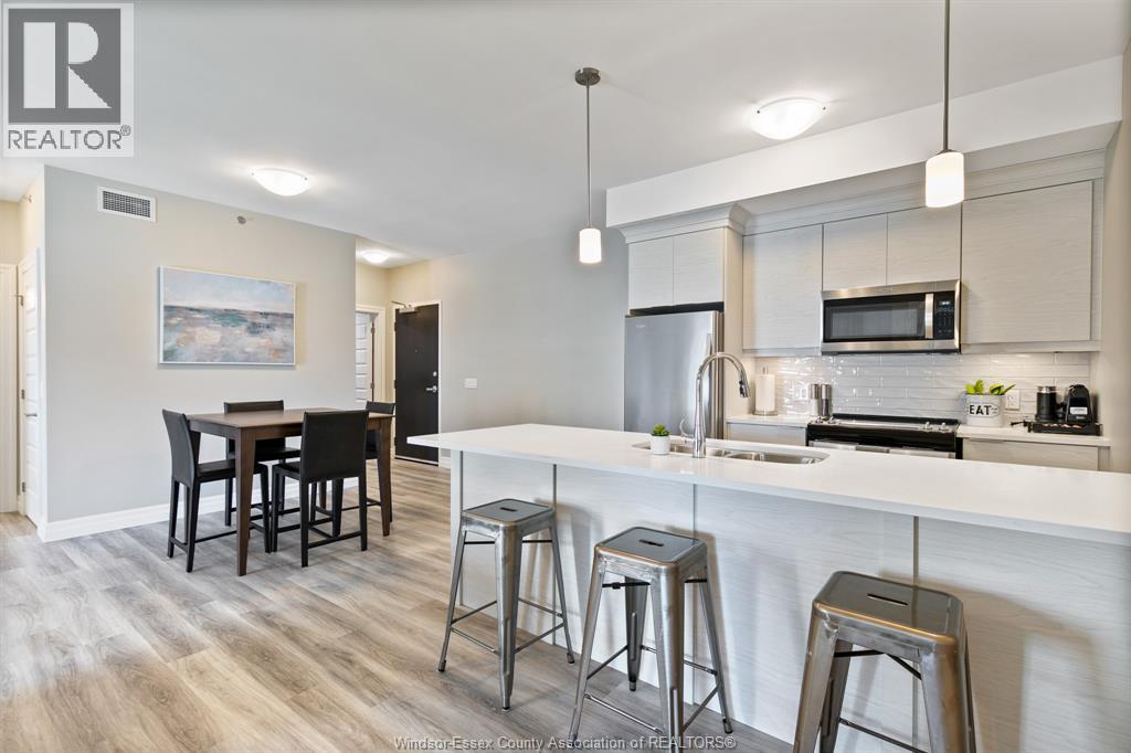 Unit 303 - 728 BROWNSTONE, Lakeshore 5