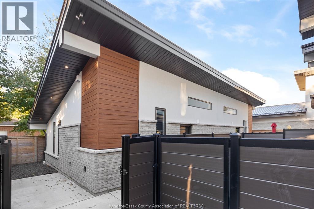 Unit 2 - 1825 EDGEMORE, LaSalle 4