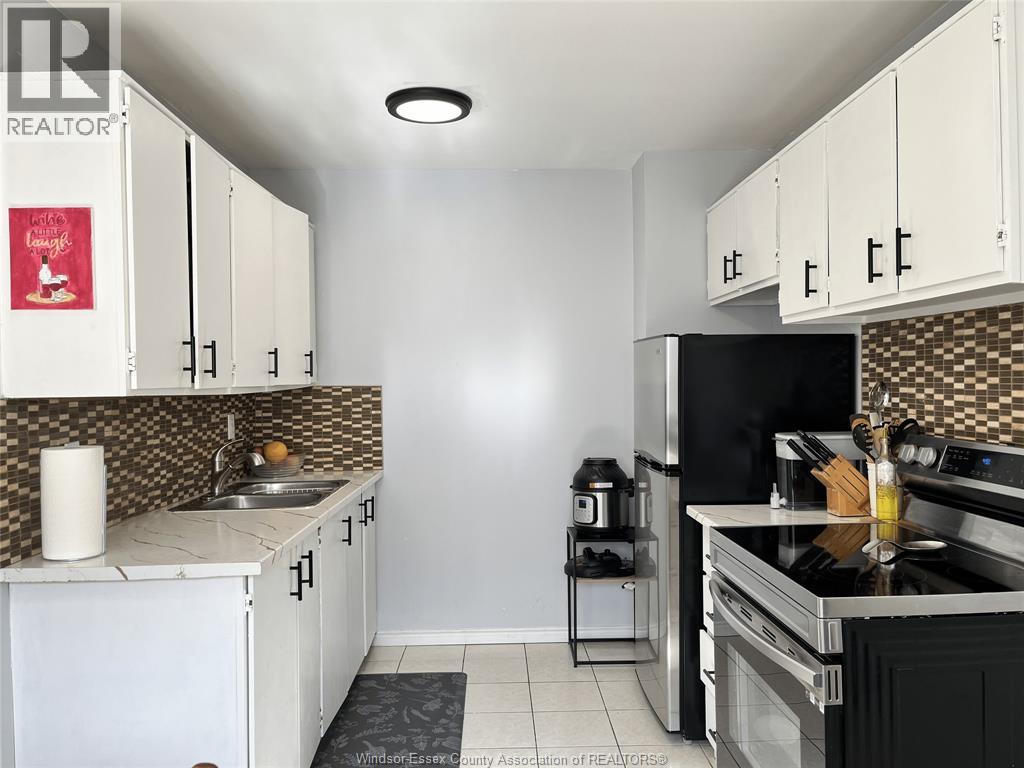 Unit 26 - 5420 Lassaline, Windsor 4