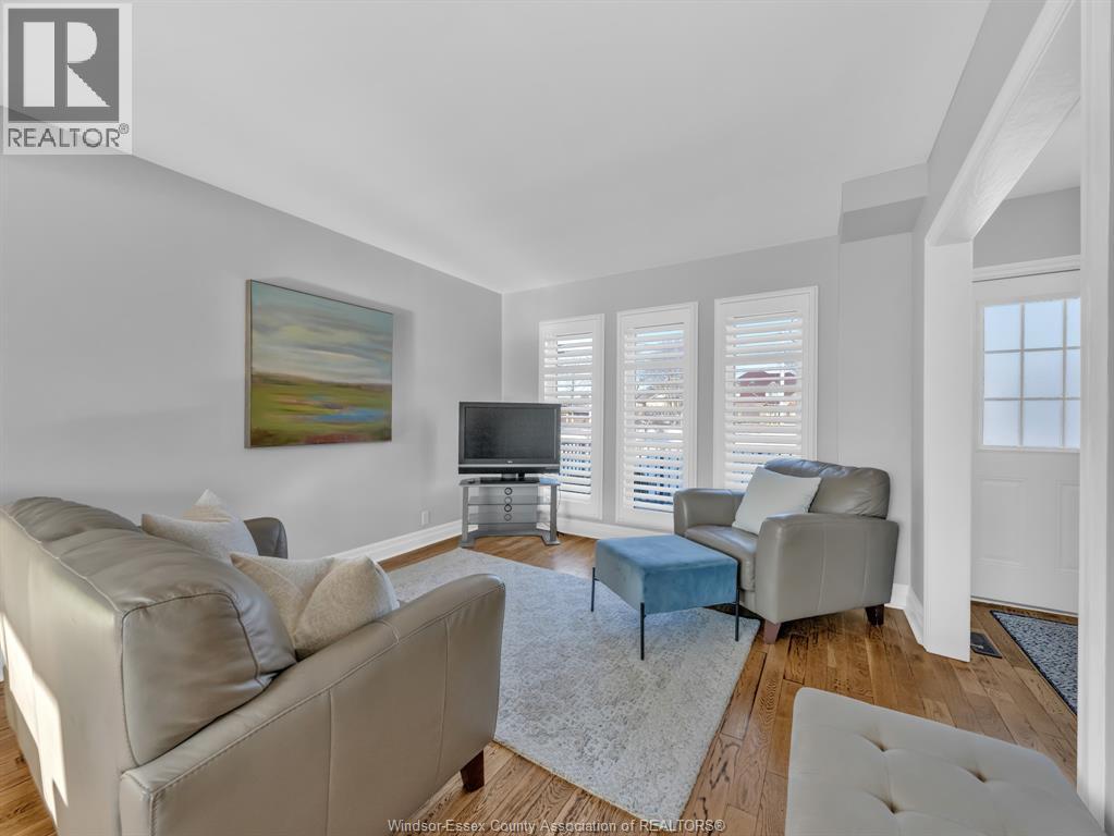8385 RIVERSIDE DRIVE East, Windsor 5