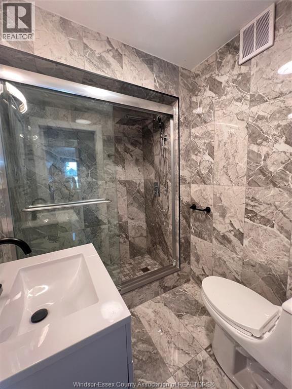 2427 MERCER, Windsor 5