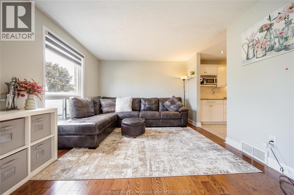 746 MICHAEL DRIVE, Tecumseh 4