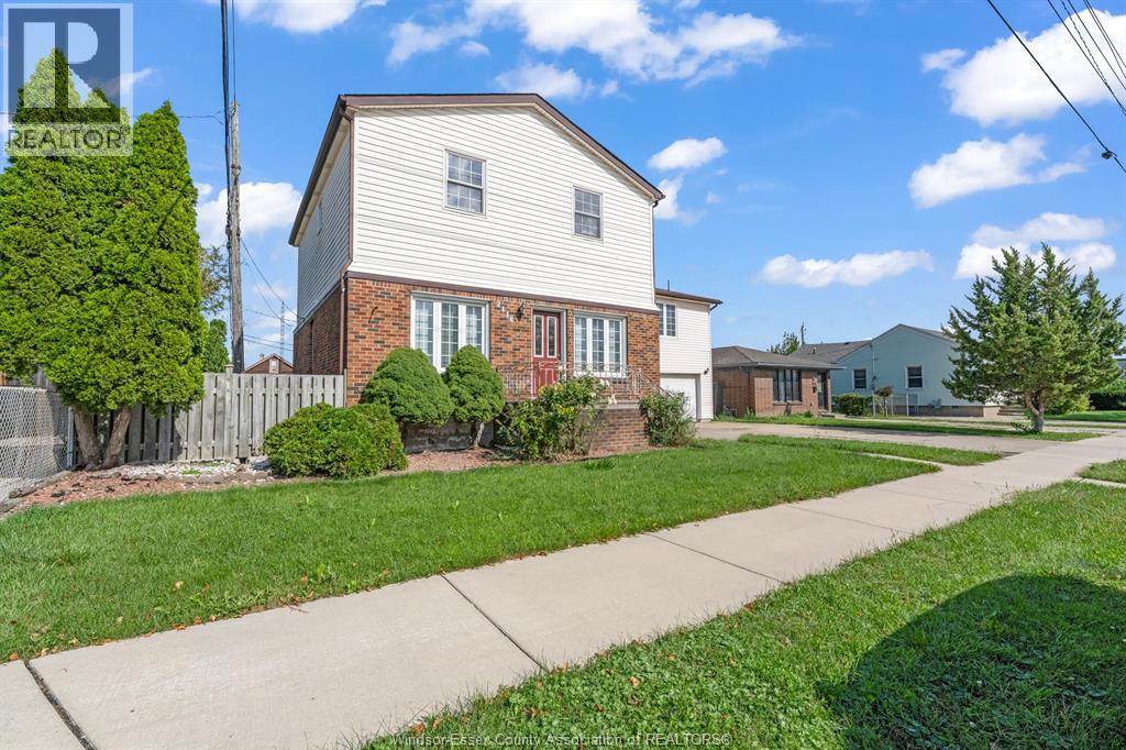 2416 MERCER STREET, Windsor 3