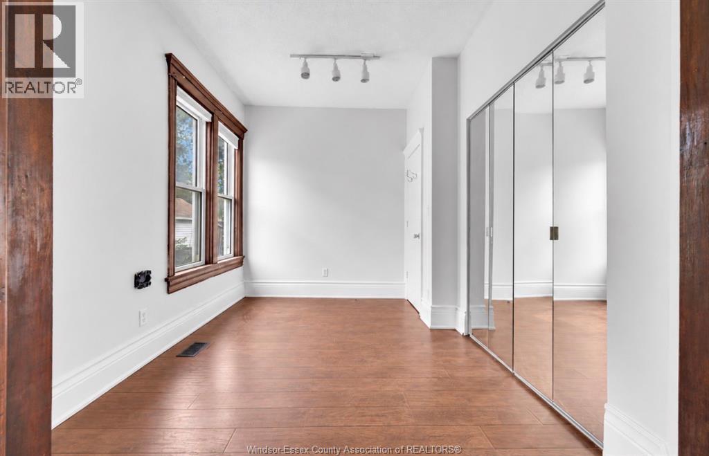 Unit 1 - 231 GLADSTONE, Windsor 5