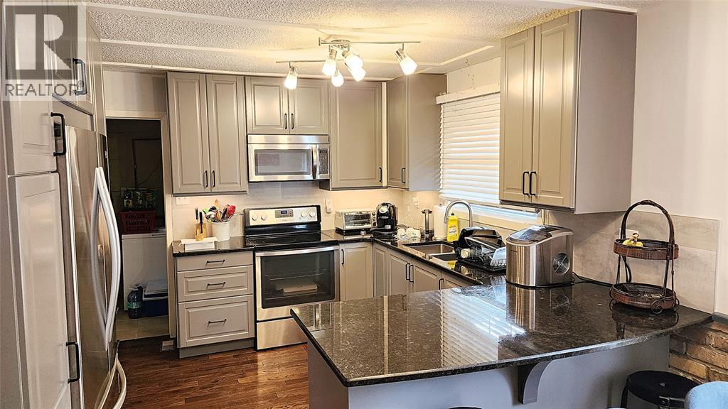 8468 Defore DRIVE, Grand Bend 4