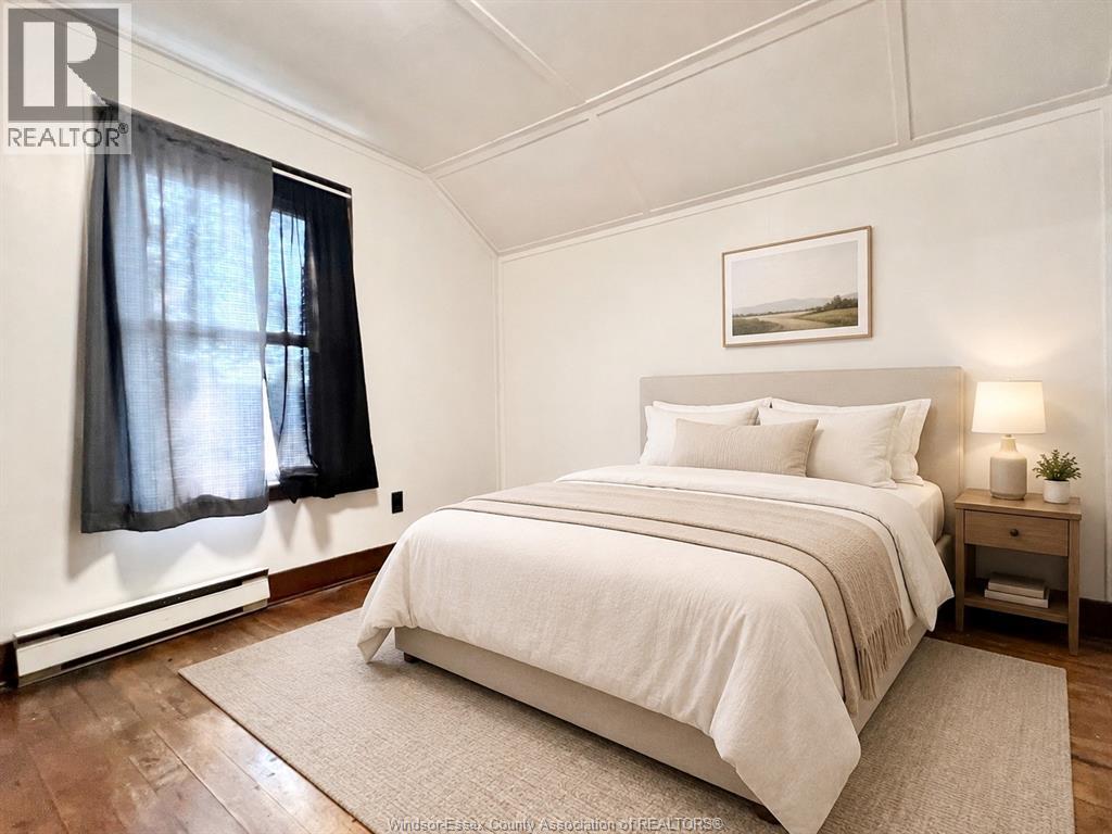 Unit UPPER - 427 CAMERON, Windsor 5
