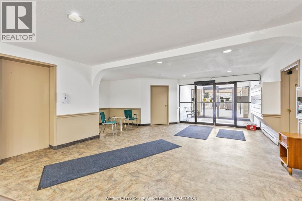 Unit 112 - 2922 RIVARD, Windsor 2
