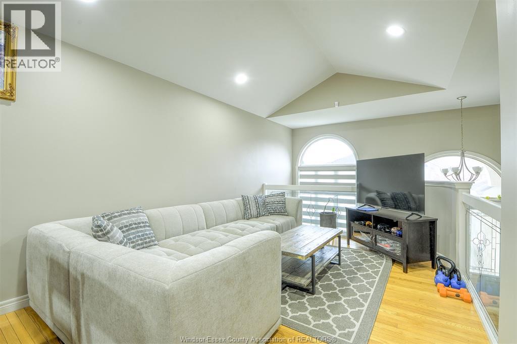 160 BRANTON CRESCENT, Tecumseh 5