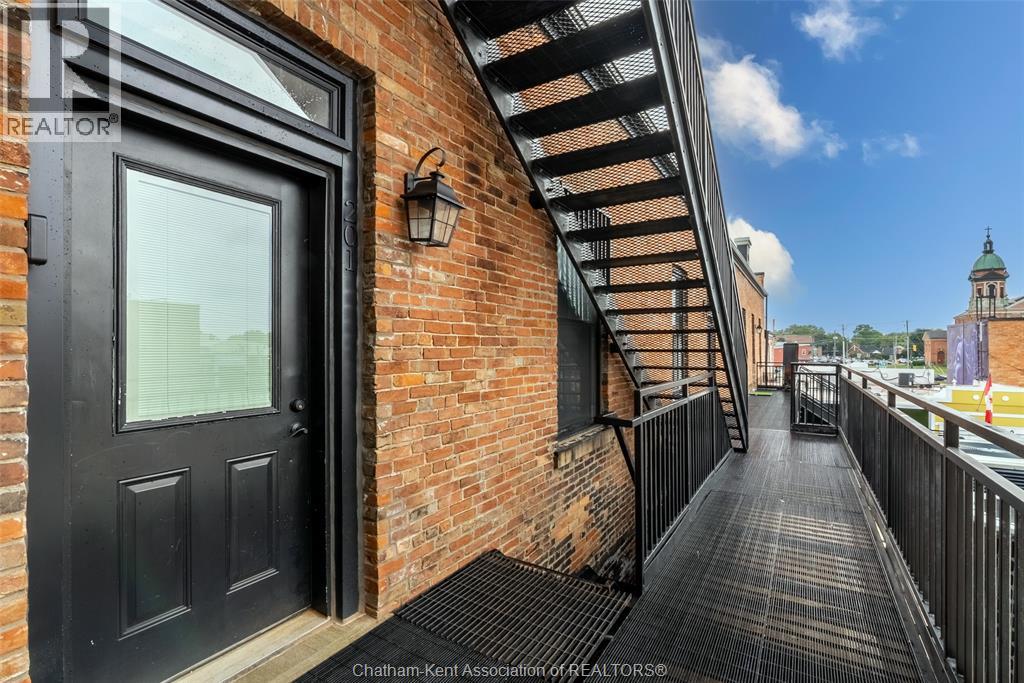 Unit 201 - 164 King STREET West, Chatham 5