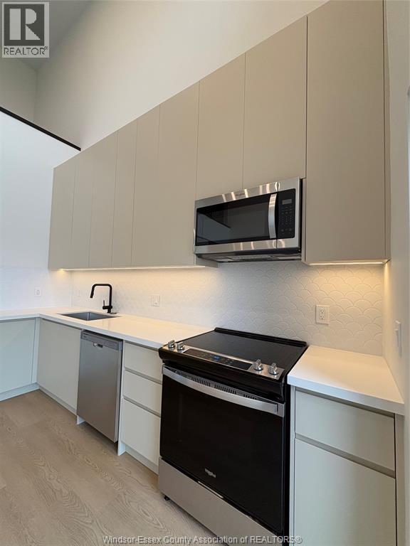 Unit 601 - 4400 LAURIER, LaSalle 3