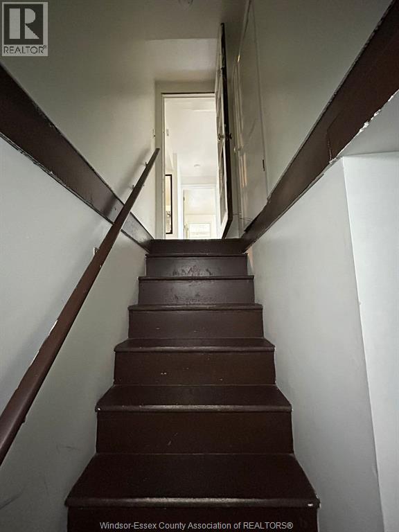 Unit UPPER - 3153 PETER STREET, Windsor 2