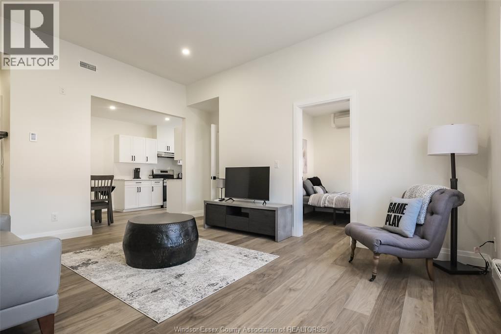 Unit 1 - 1231 UNIVERSITY AVENUE, Windsor 3