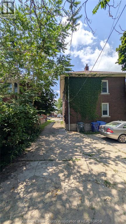 Unit UPPER - 322 PARTINGTON, Windsor 4